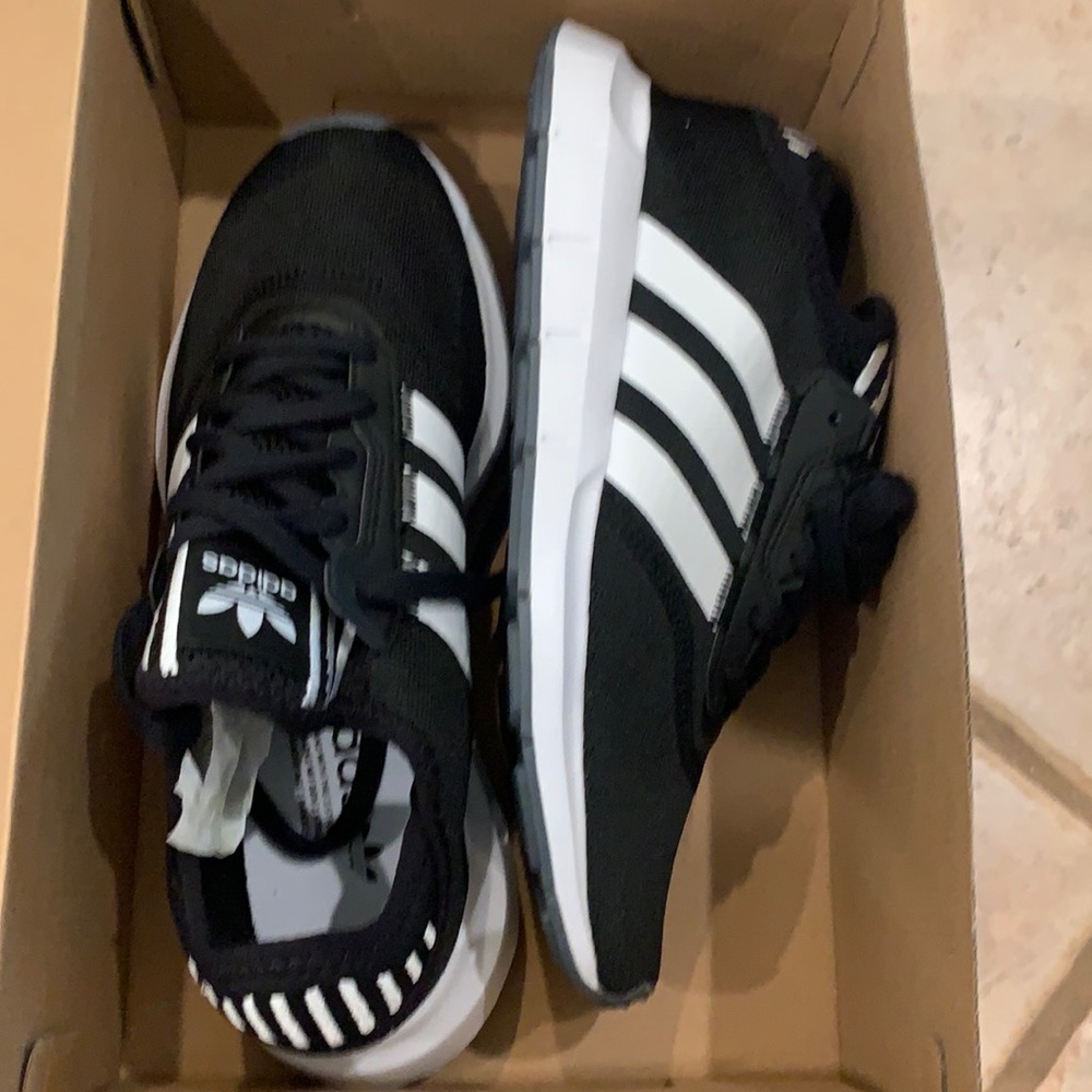 Adidas swift Run X